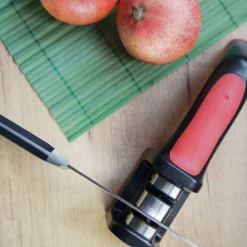 Afilador de cuchillos manual con mango de cerámica y tungsteno - Arcos
