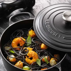 Cocotte de hierro fundido, 20 cm, color negro - Le Creuset