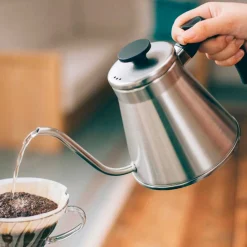 Hervidor de agua de acero inoxidable Pour Over 800 cc, asa termorresistente - Hario